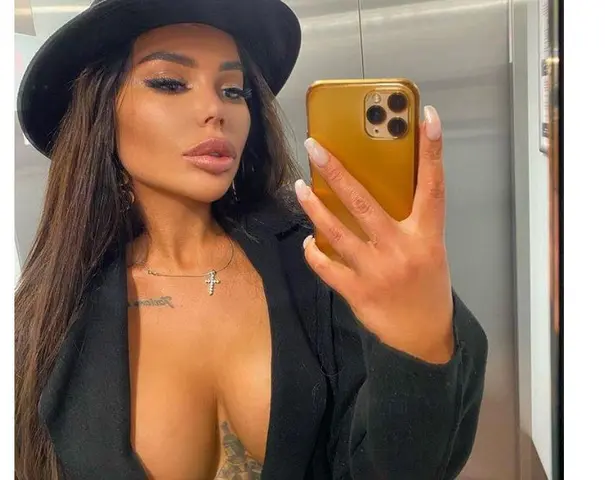 The Role of Social Media in the Italian Escort Industry