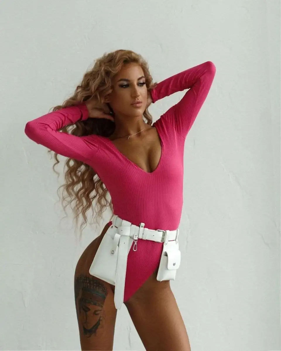 Adel escort in Rome
