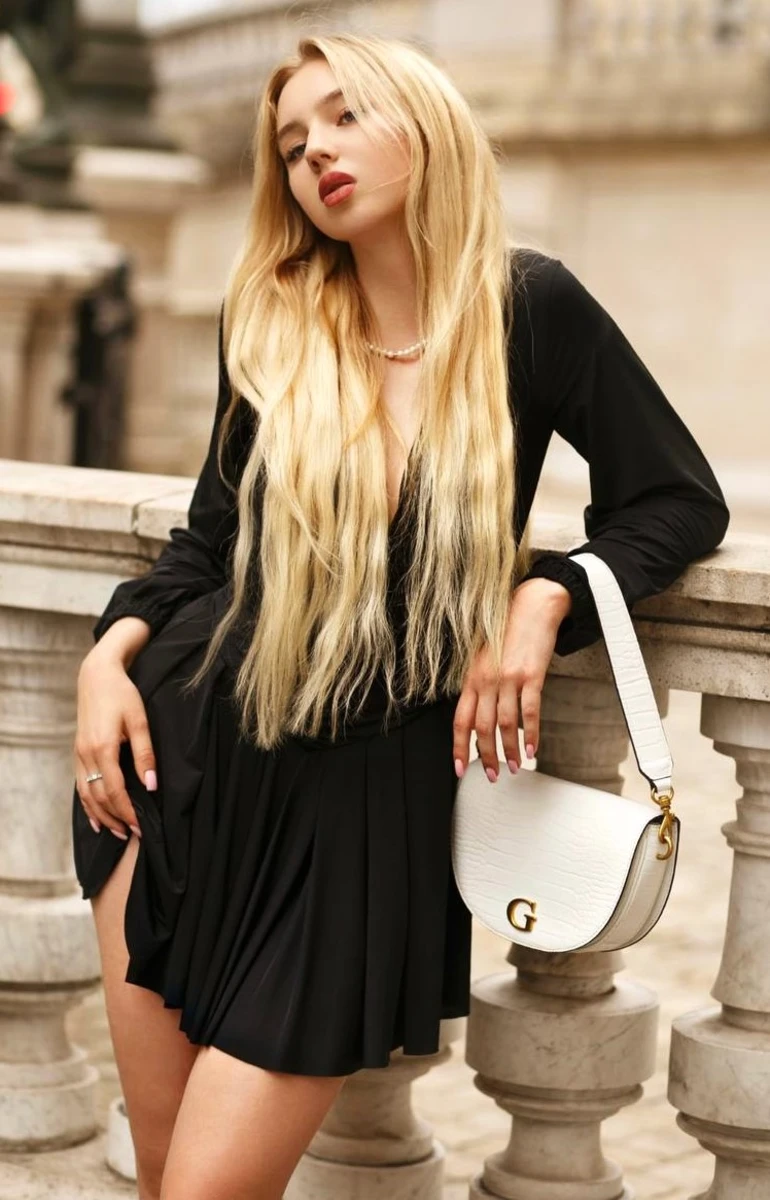 Adeline escort in Milan