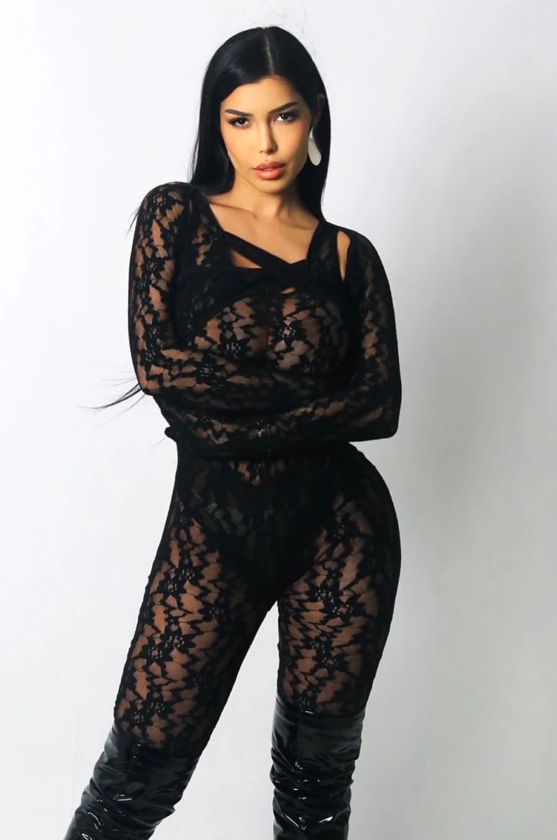 Adriana escort in Milan
