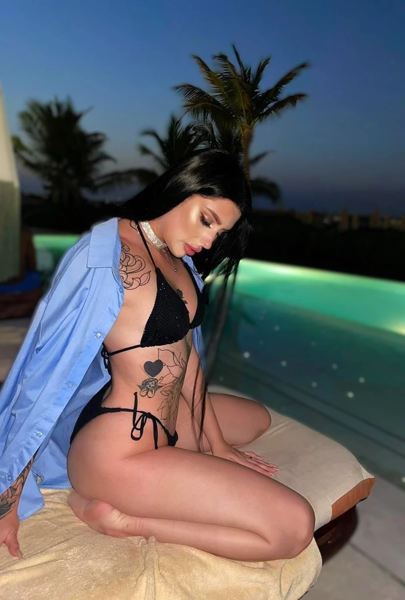 Aleks escort in Milan