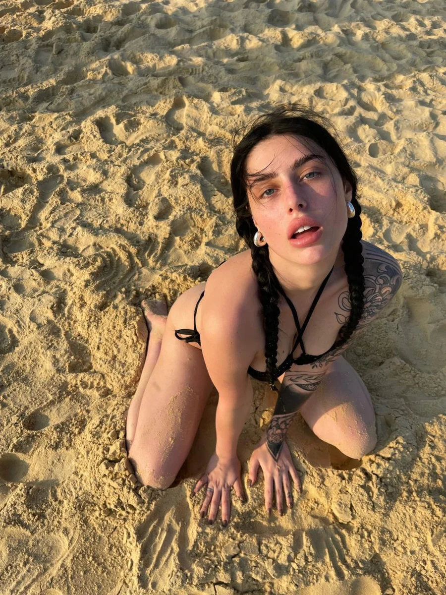 Aleks escort in Milan