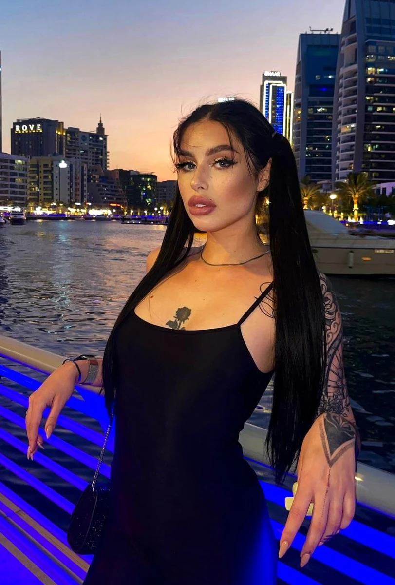 Aleks escort in Milan