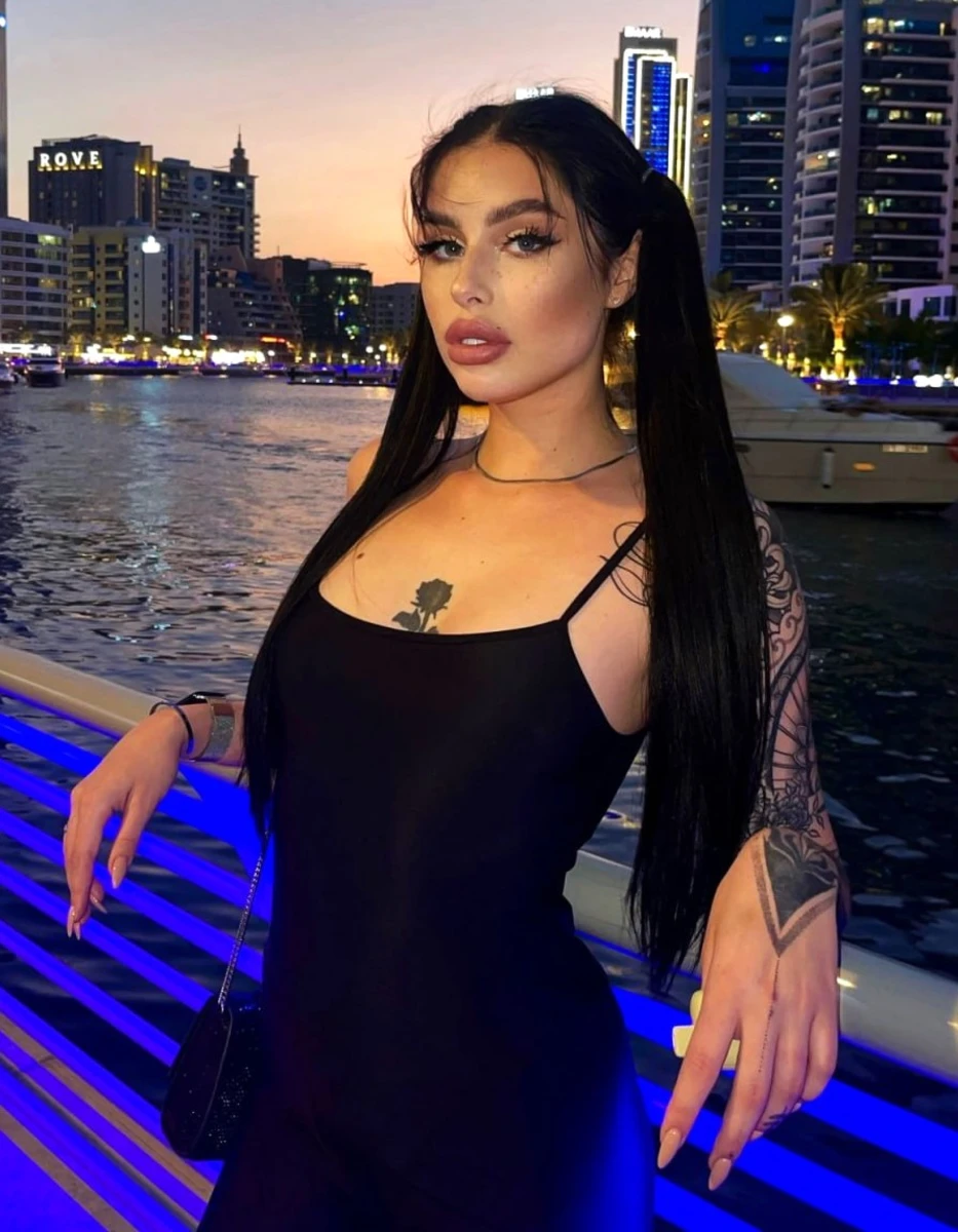 Aleks escort in Milan