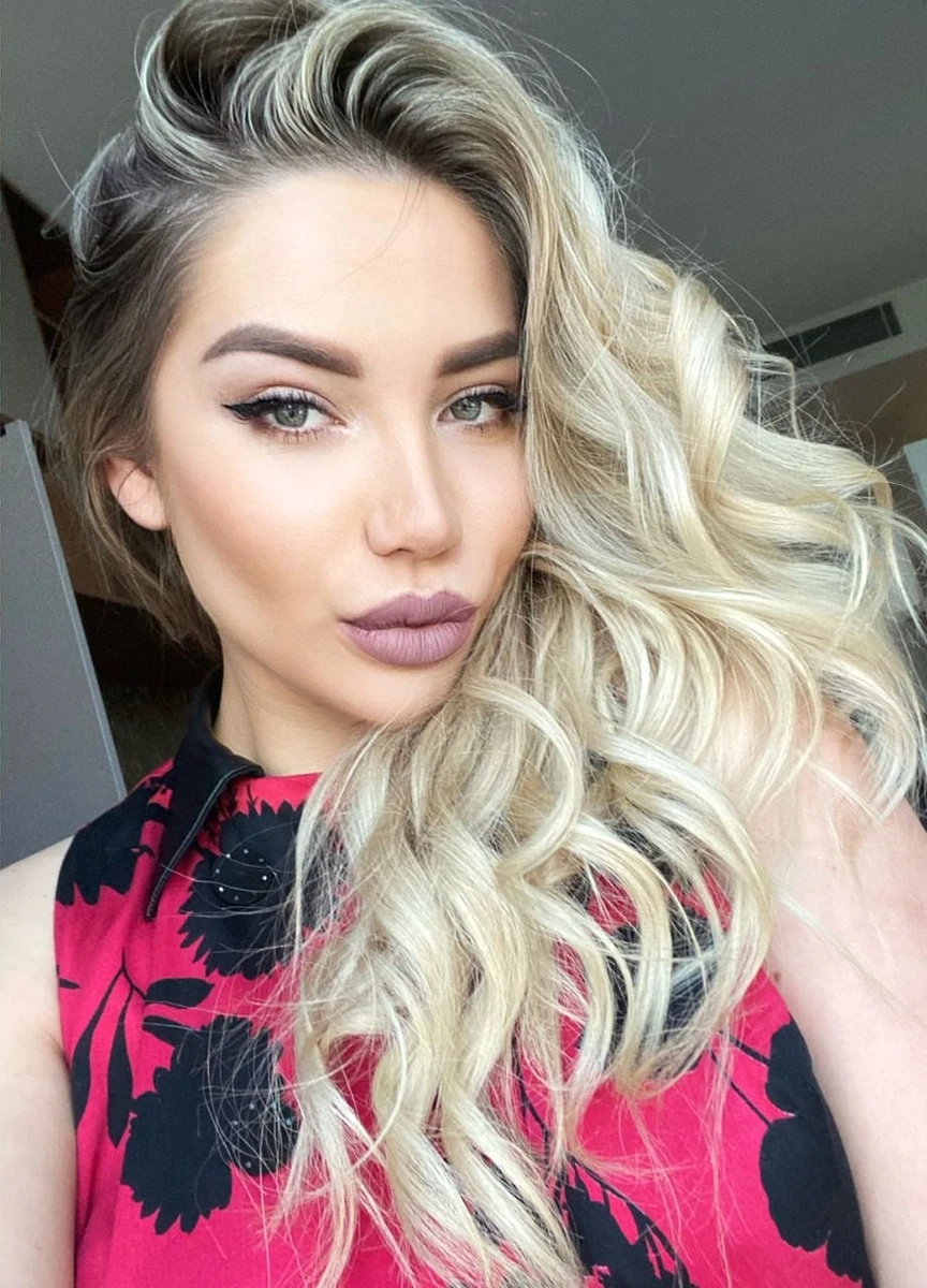 Aleksia escort in Milan