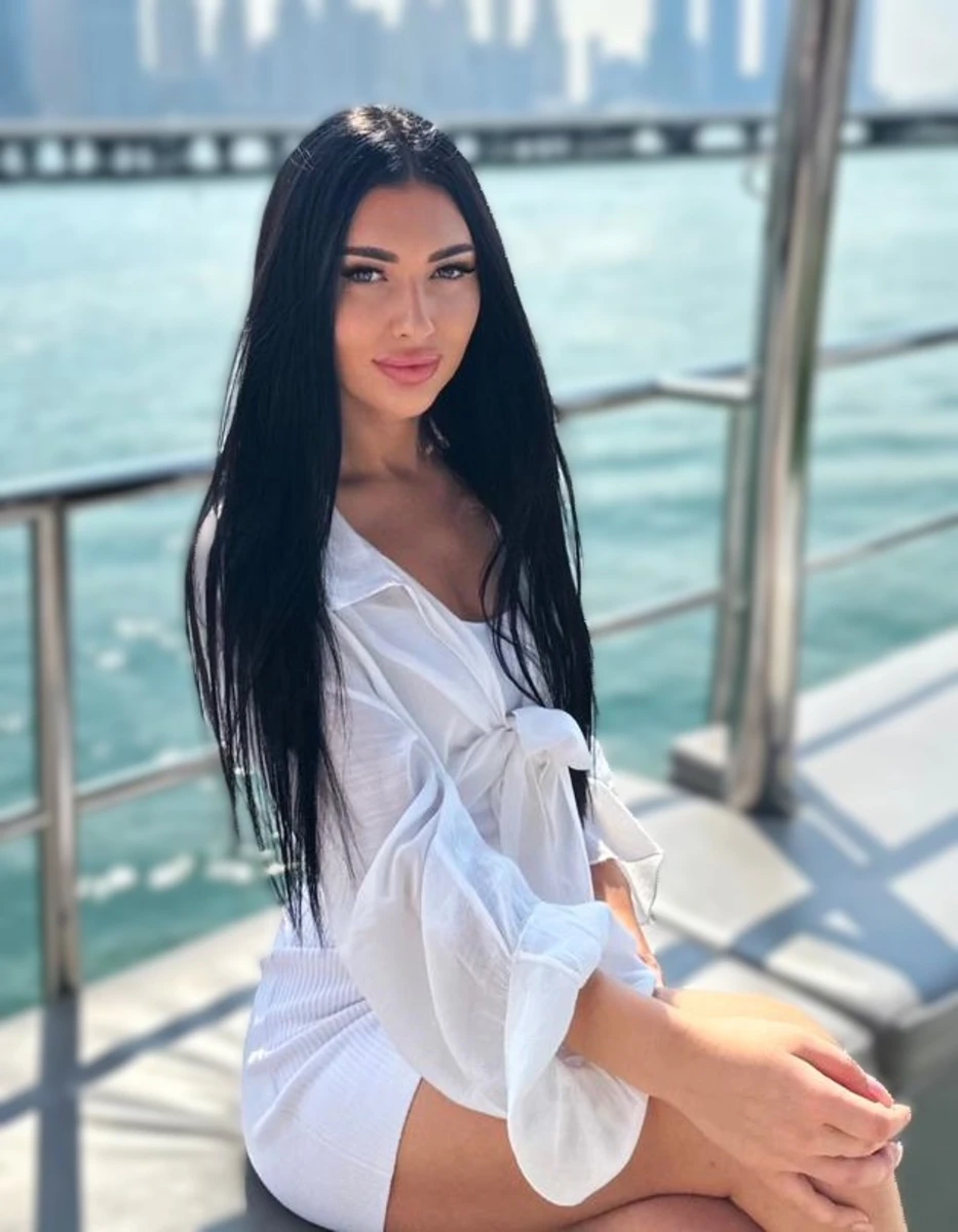 Alexandra escort in Milan
