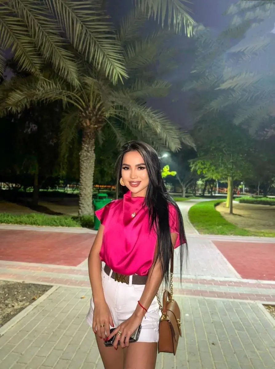 Alia escort in Milan