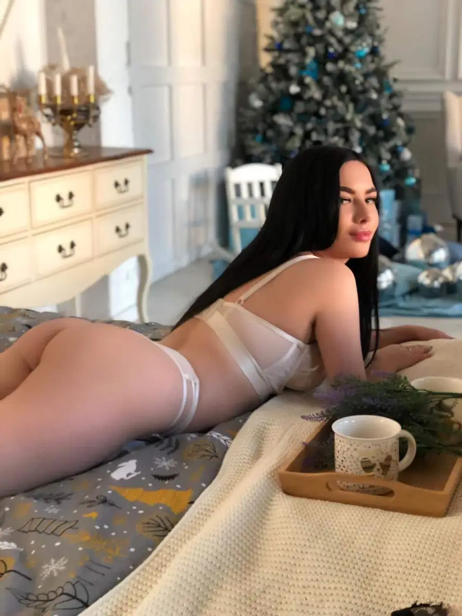 Alica escort in Rome