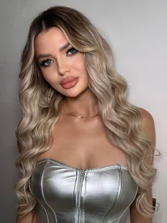 Alira escort in Milan