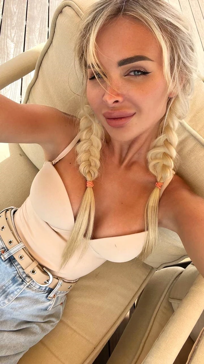 Alisa escort in Milan