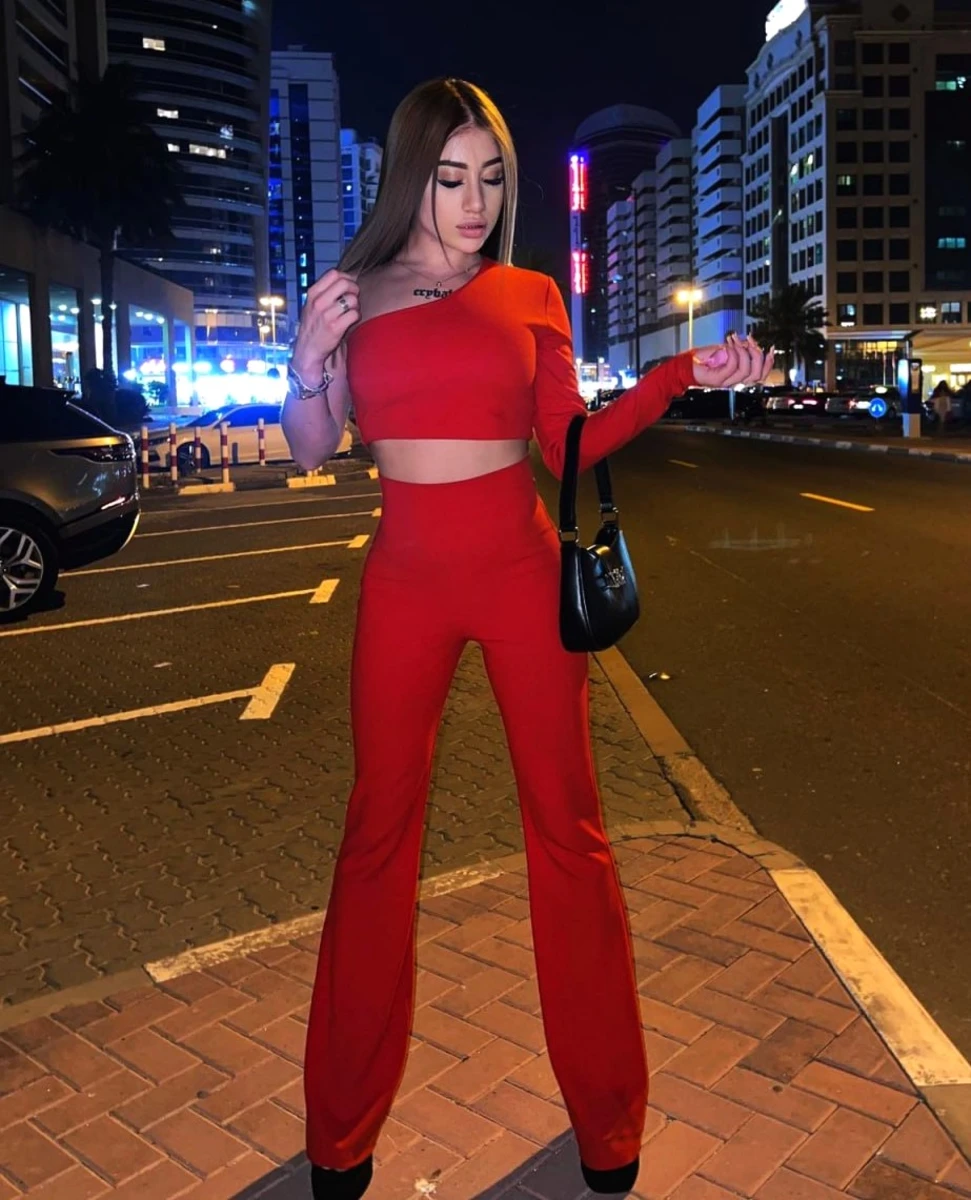 Alisa escort in Milan