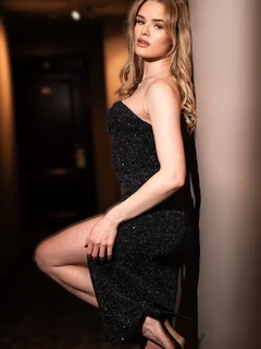Alisia escort in Milan
