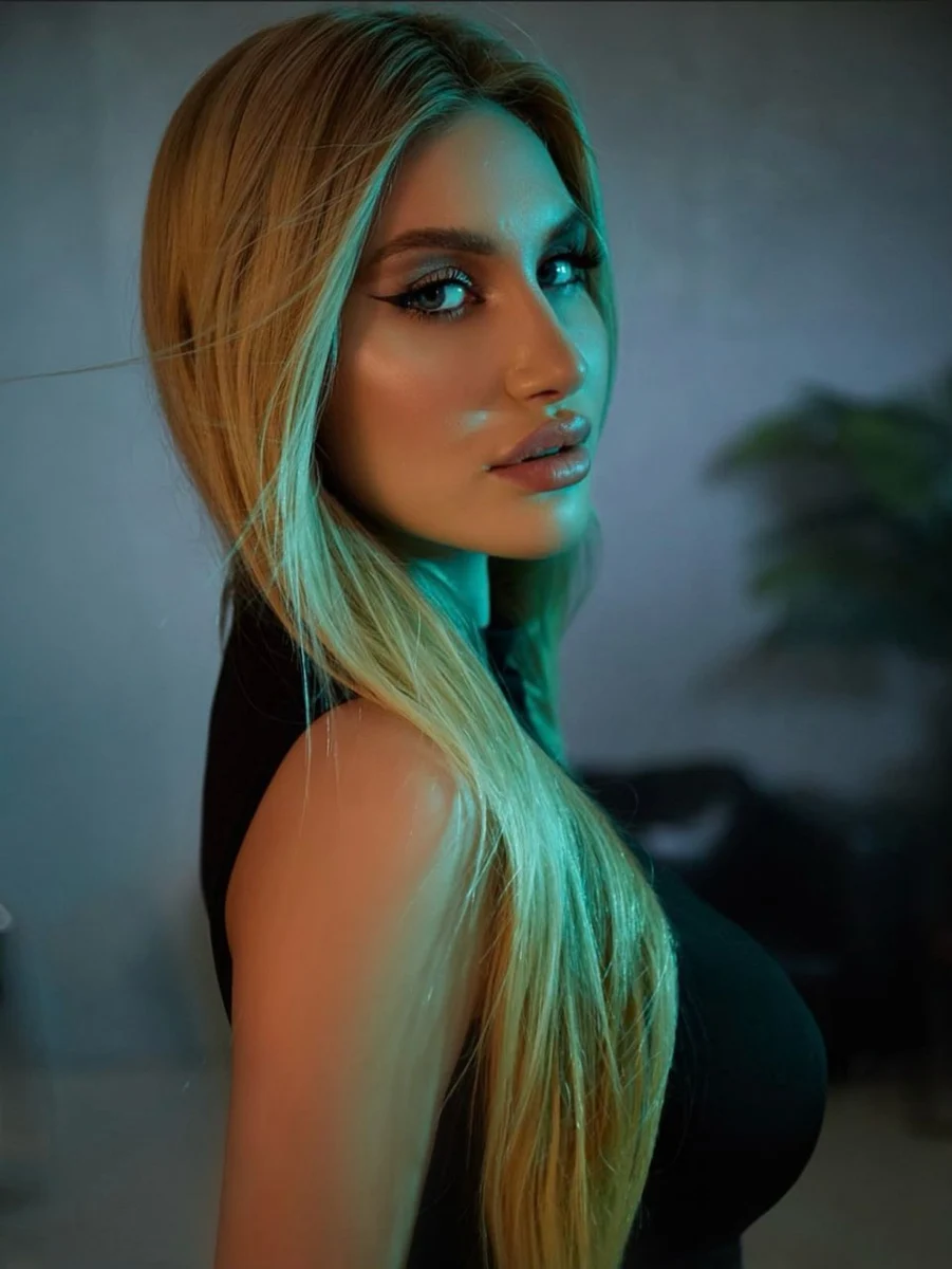 Amelia escort in Milan