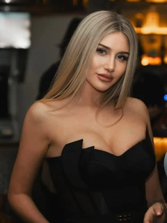 Amelia escort in Milan
