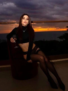 Amina escort in Milan