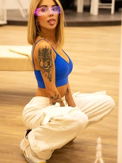 Angela escort in Milan
