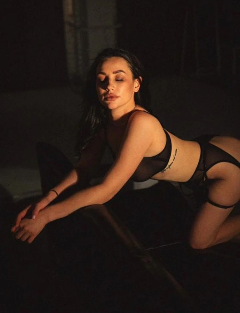 Anna escort in Milan