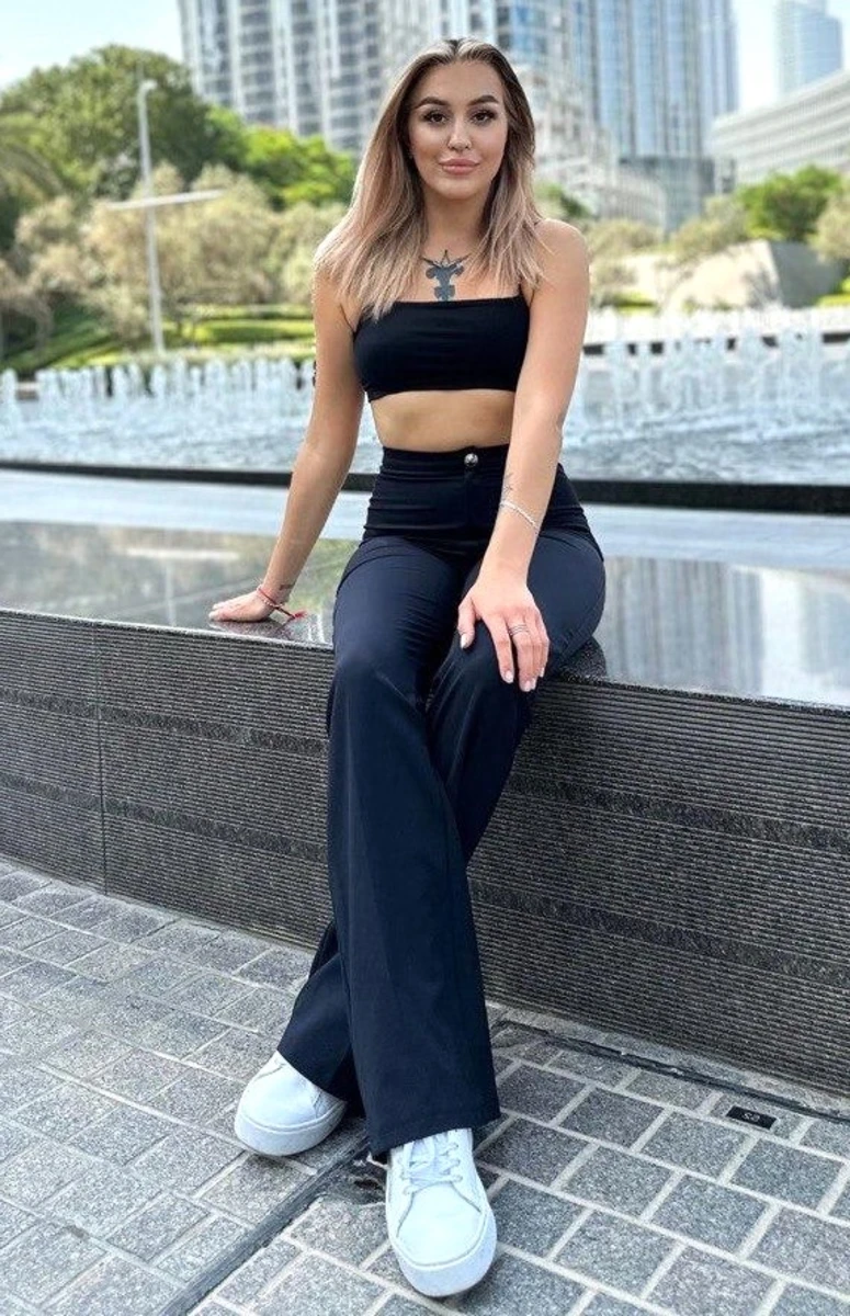 Annabelle escort in Milan