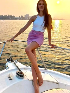 Annet escort in Milan