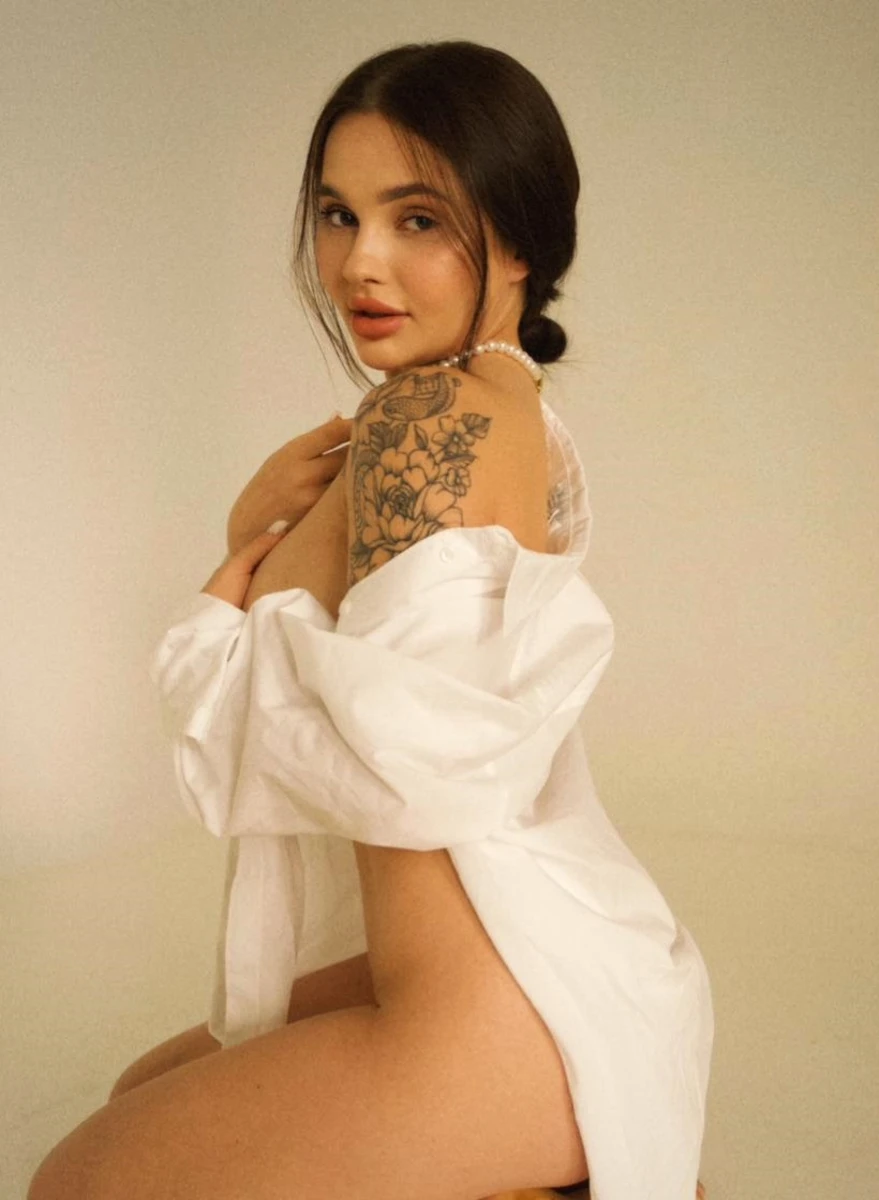Anya escort in Milan