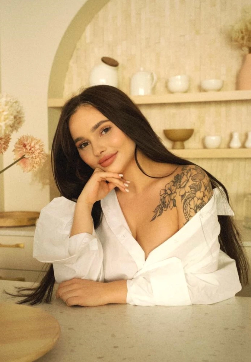 Anya escort in Milan
