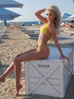 April escort in Milan