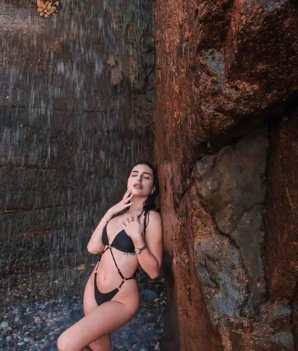 Arina escort in Rome