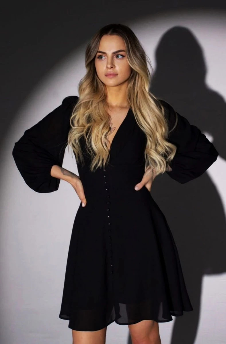 Asya escort in Milan