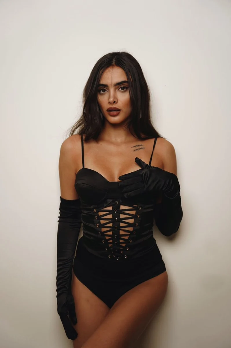 Ava escort in Rome