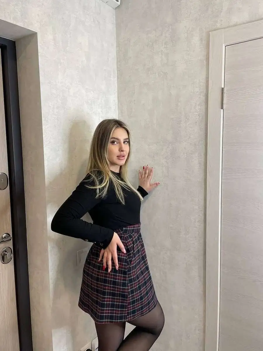 Camelia escort in Rome