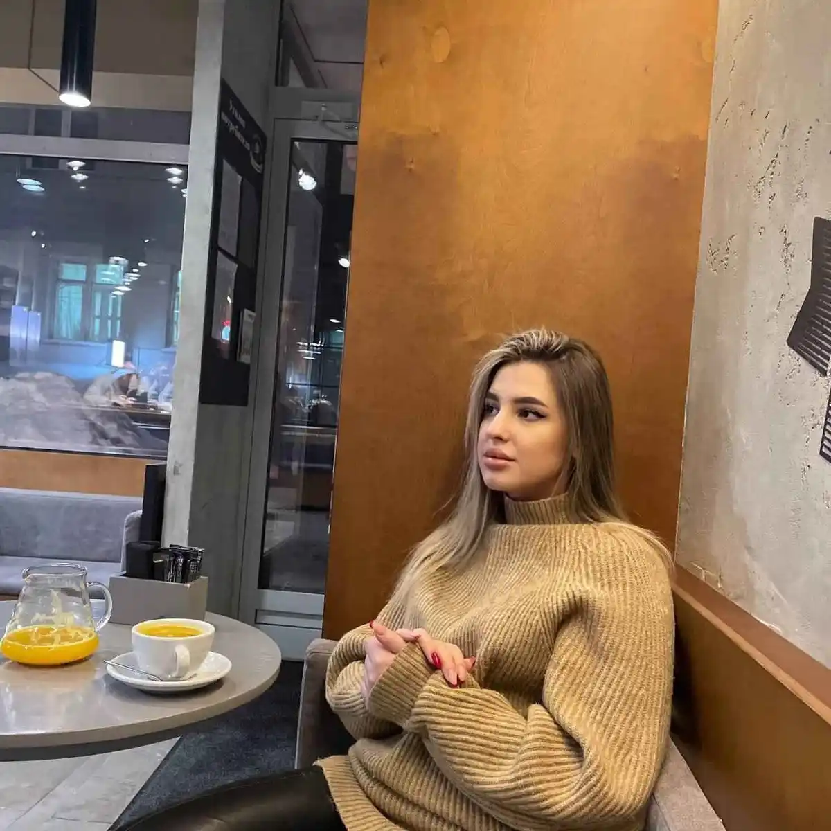 Camelia escort in Rome