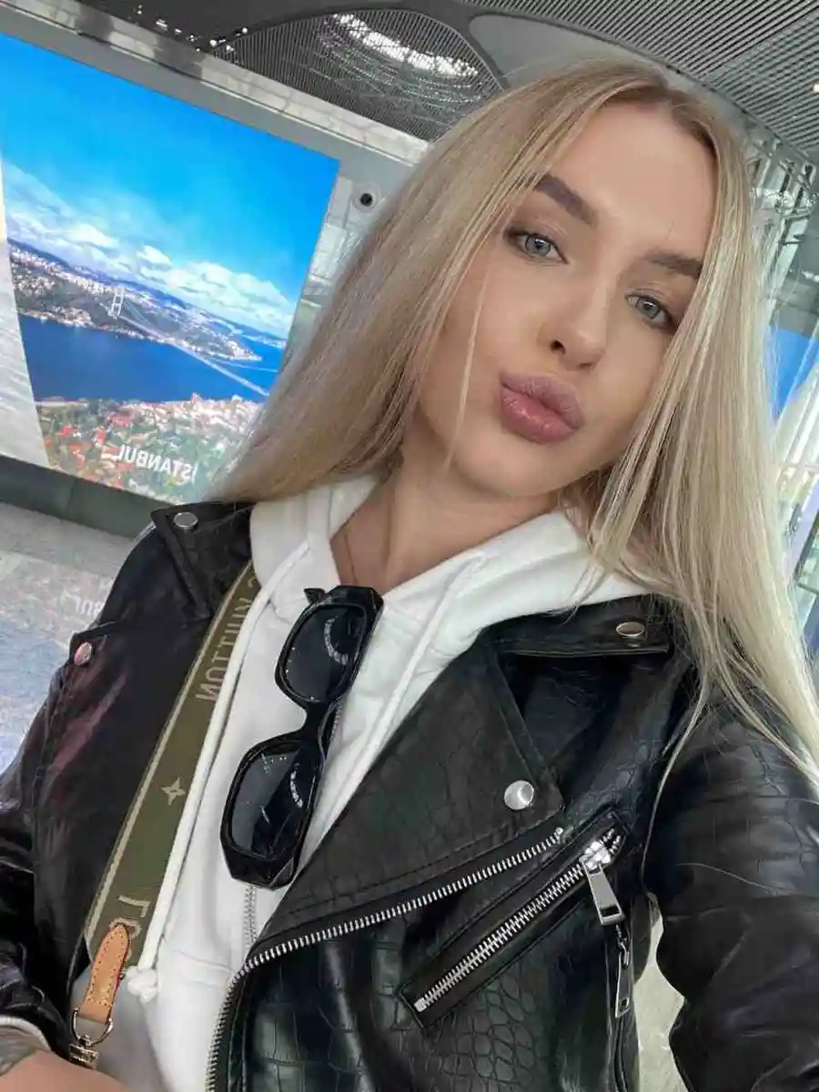 Candy escort in Rome