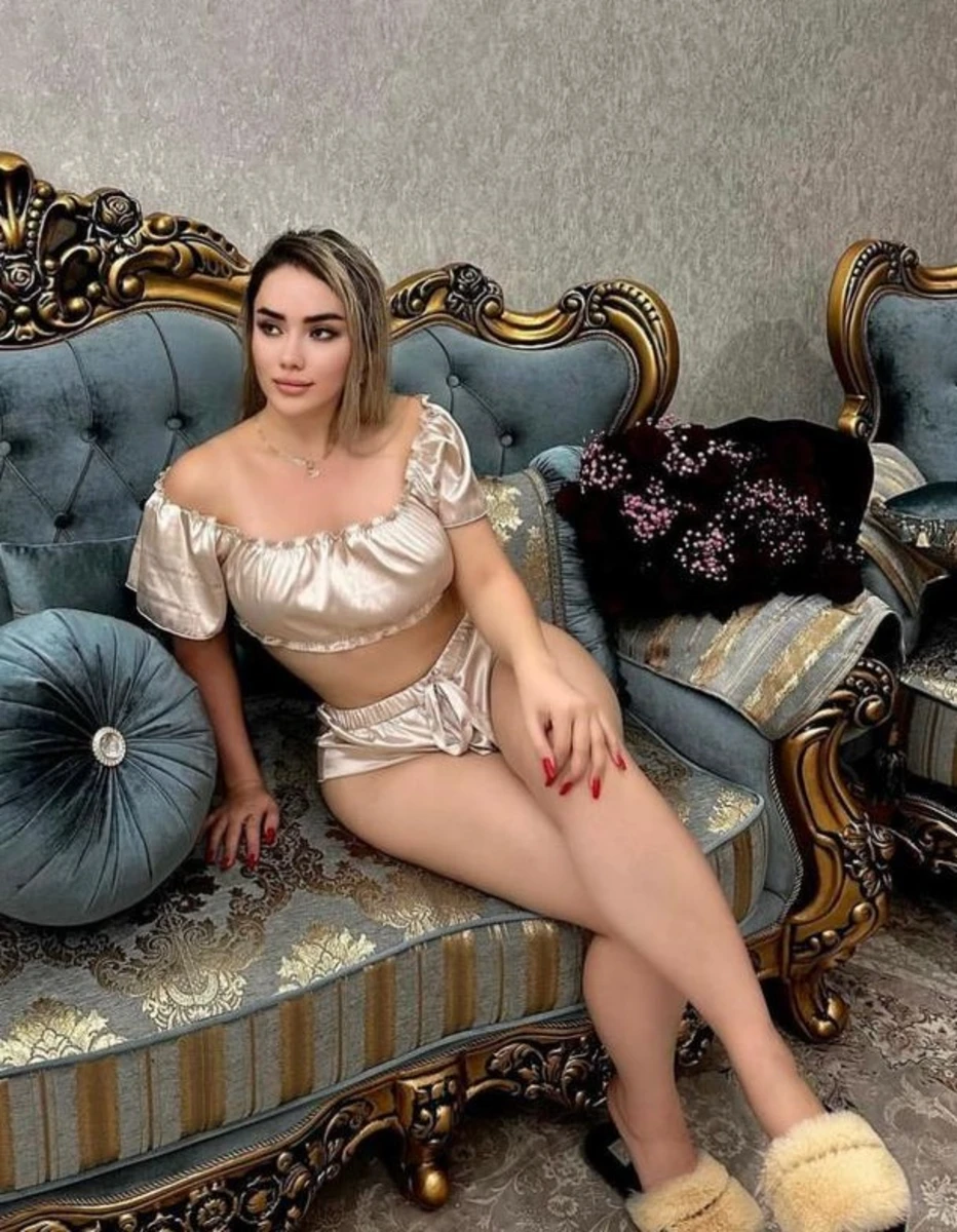 Caroline escort in Milan