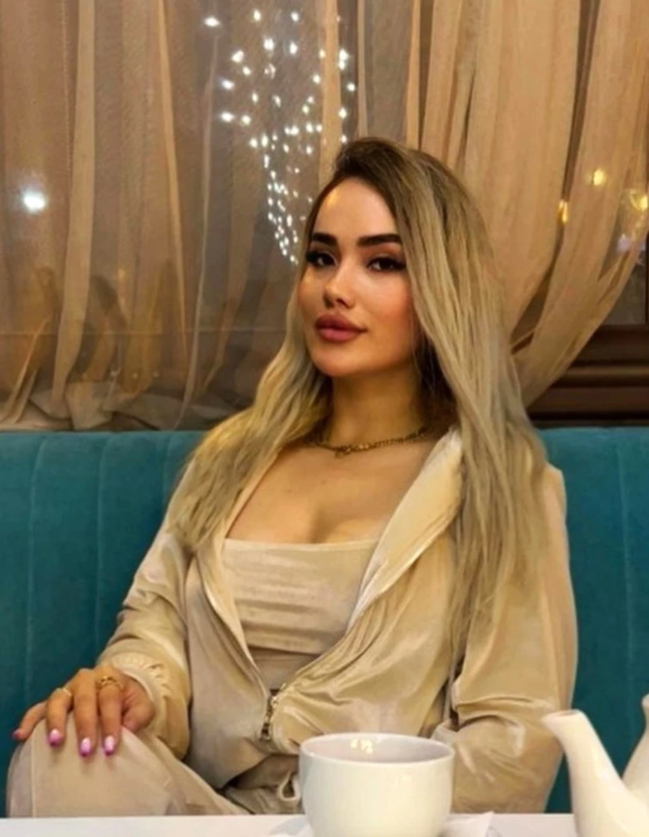 Caroline escort in Milan