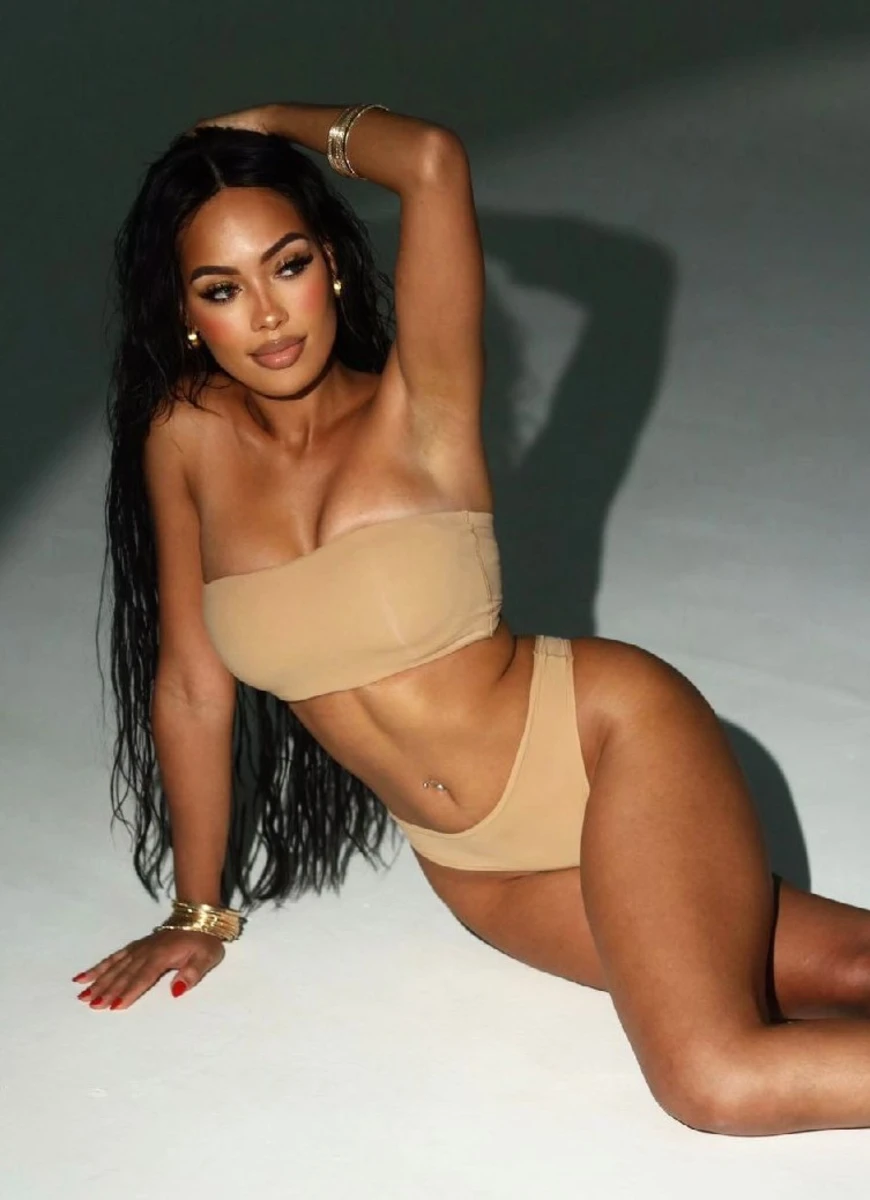Cassie escort in Milan