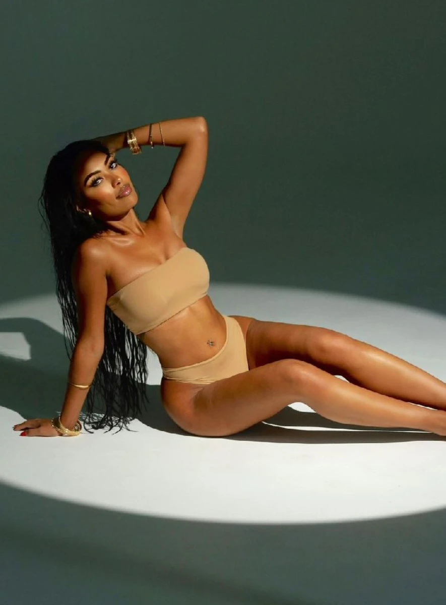 Cassie escort in Milan