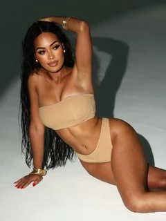 Cassie escort in Milan