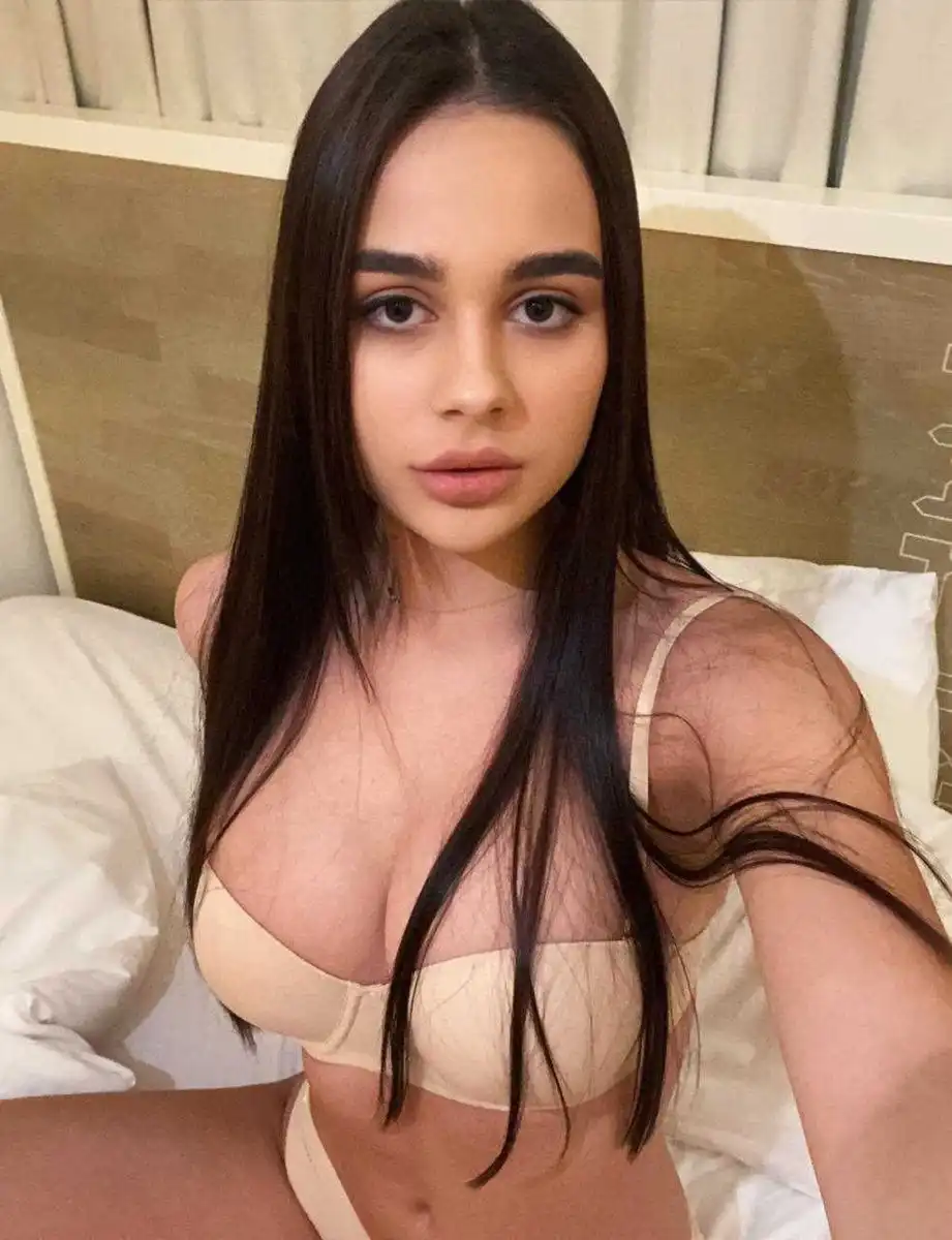 Christina escort in Rome