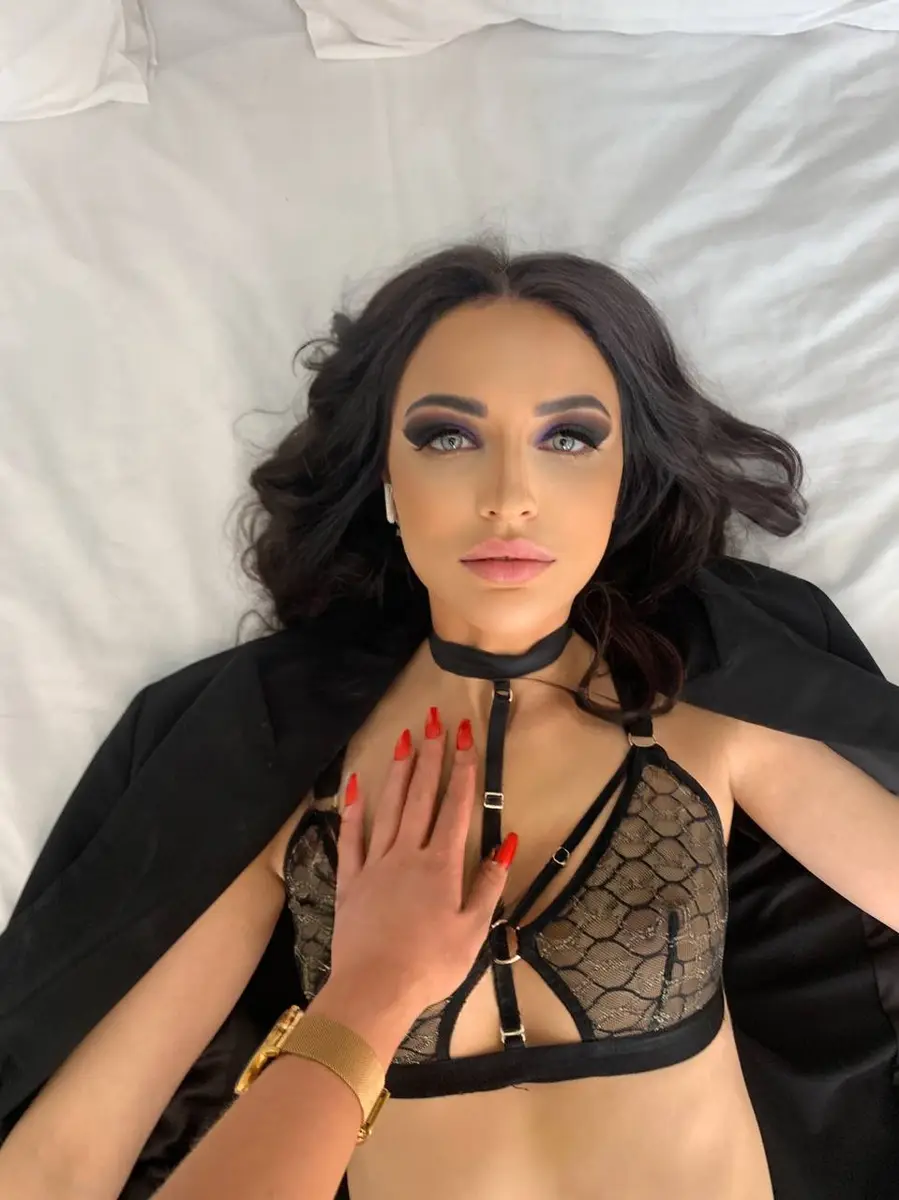 Crystal escort in Rome