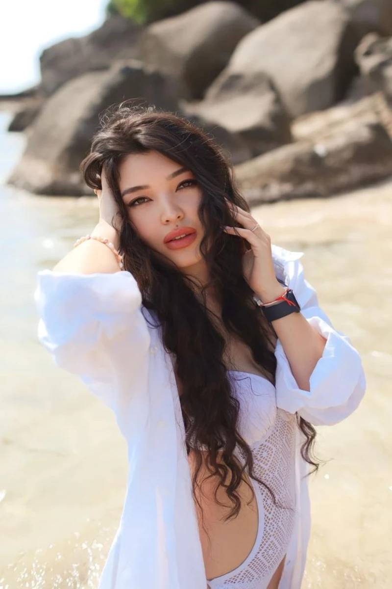 Dariya escort in Milan