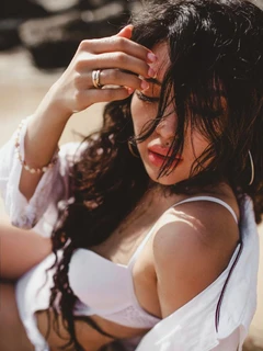 Dariya escort in Milan