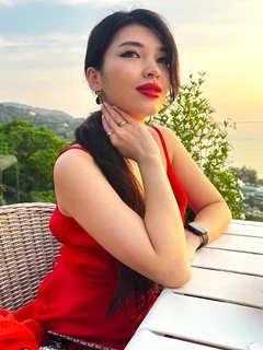 Dariya escort in Milan