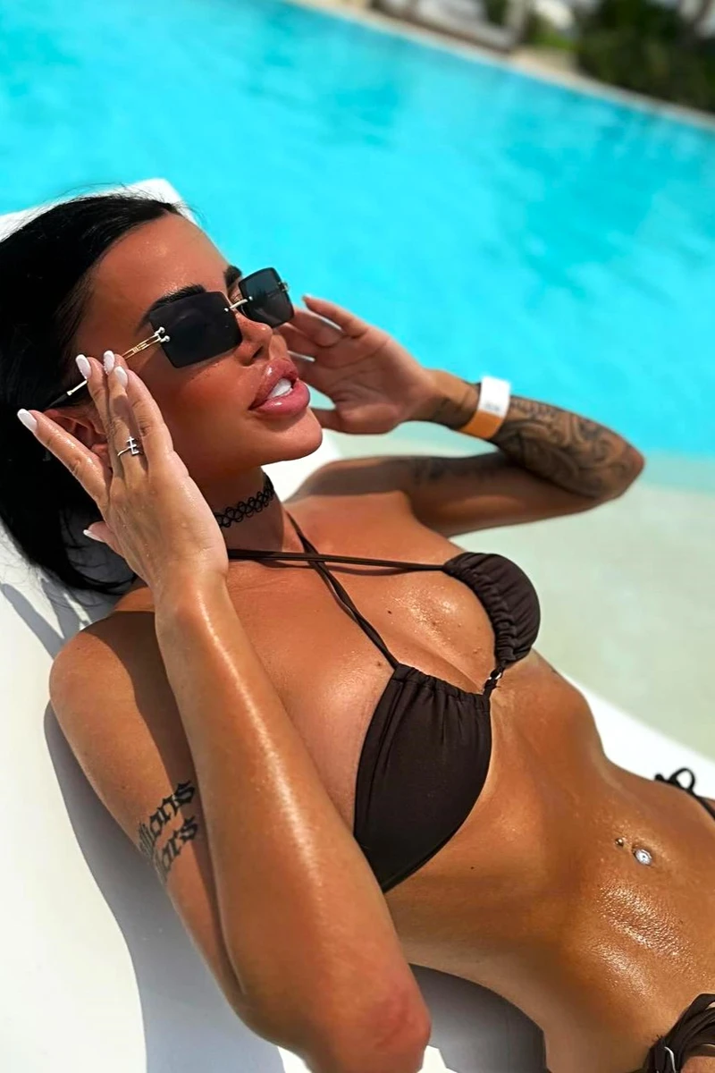Elli escort in Milan