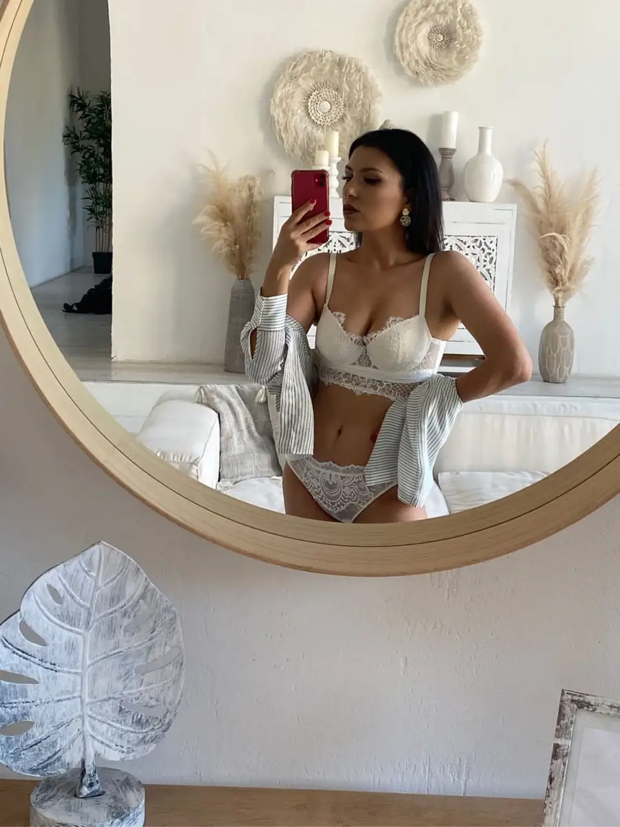 Elmira escort in Rome