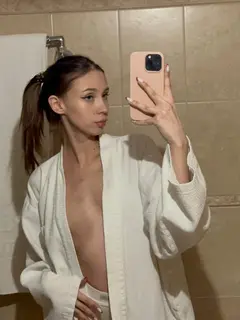 Emma escort in Rome