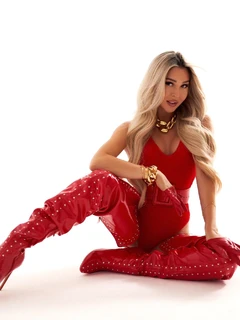 Evelina escort in Milan