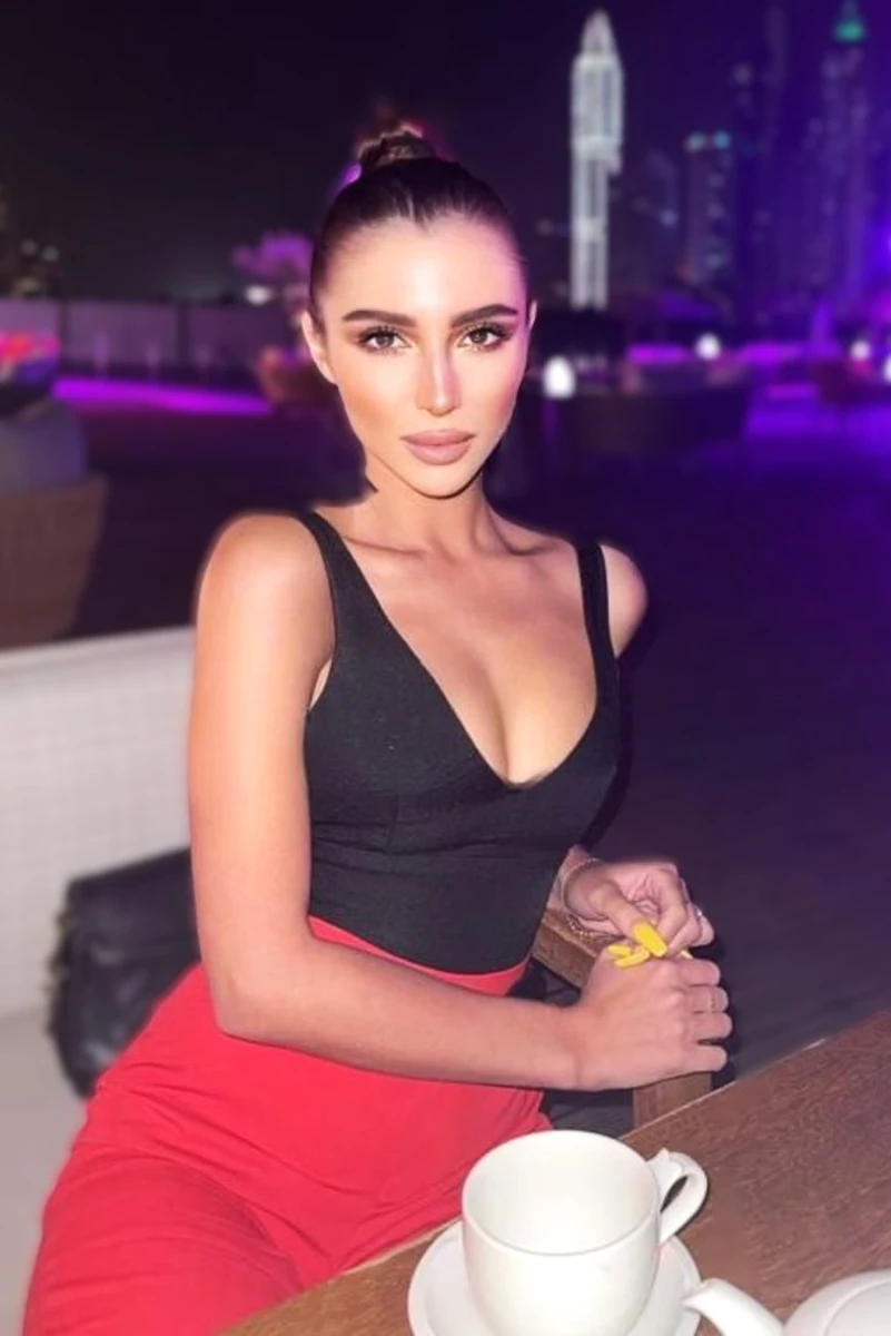 Gina escort in Milan