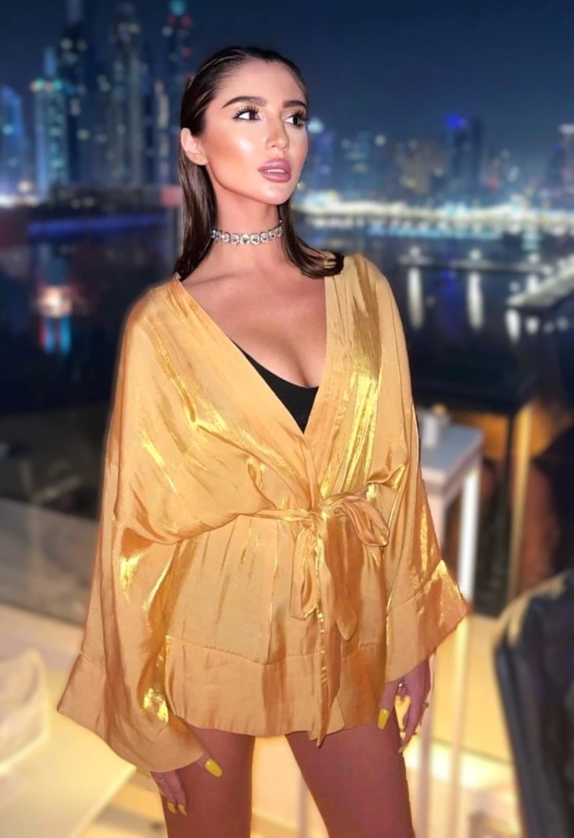 Gina escort in Milan