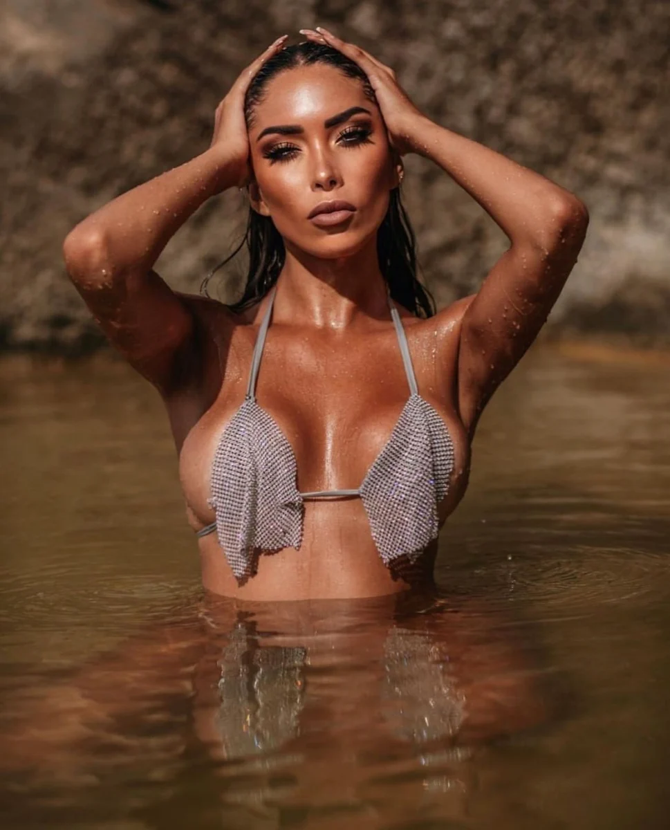 Gina escort in Rome