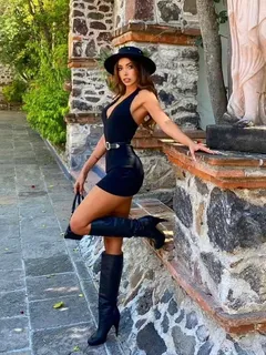 Gina escort in Rome